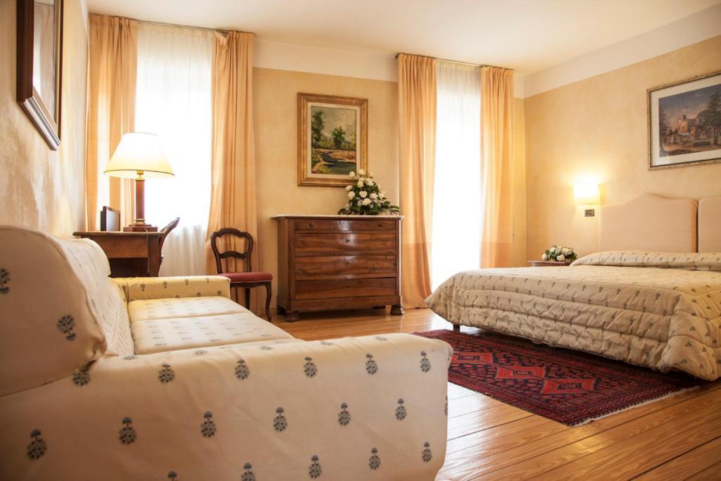 Locanda La Posta Cavour Екстер'єр фото