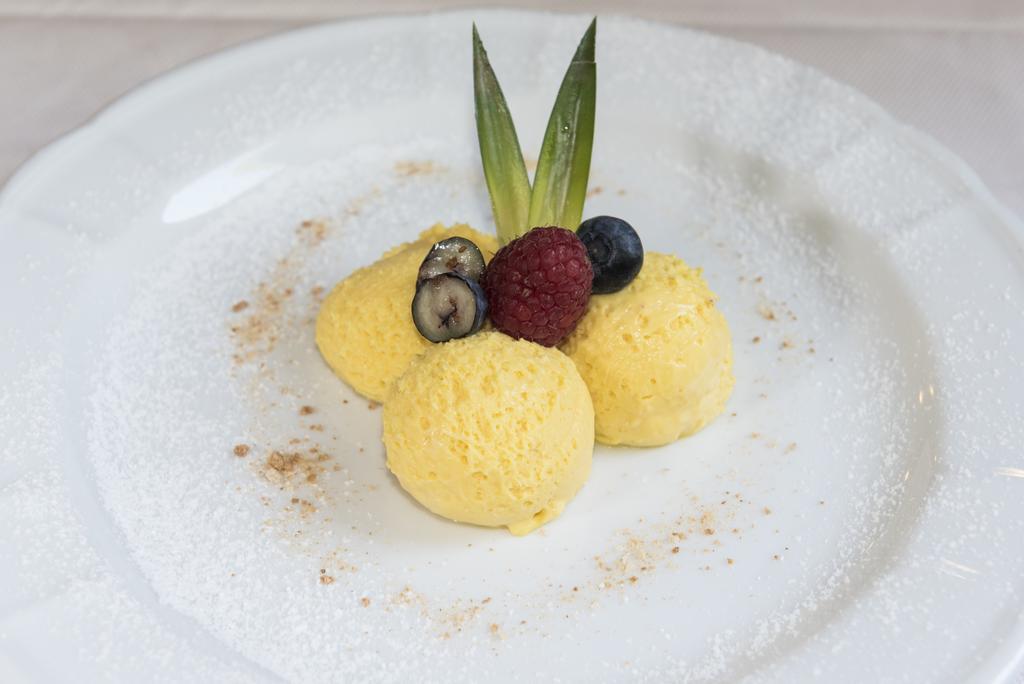 Locanda La Posta Cavour Екстер'єр фото