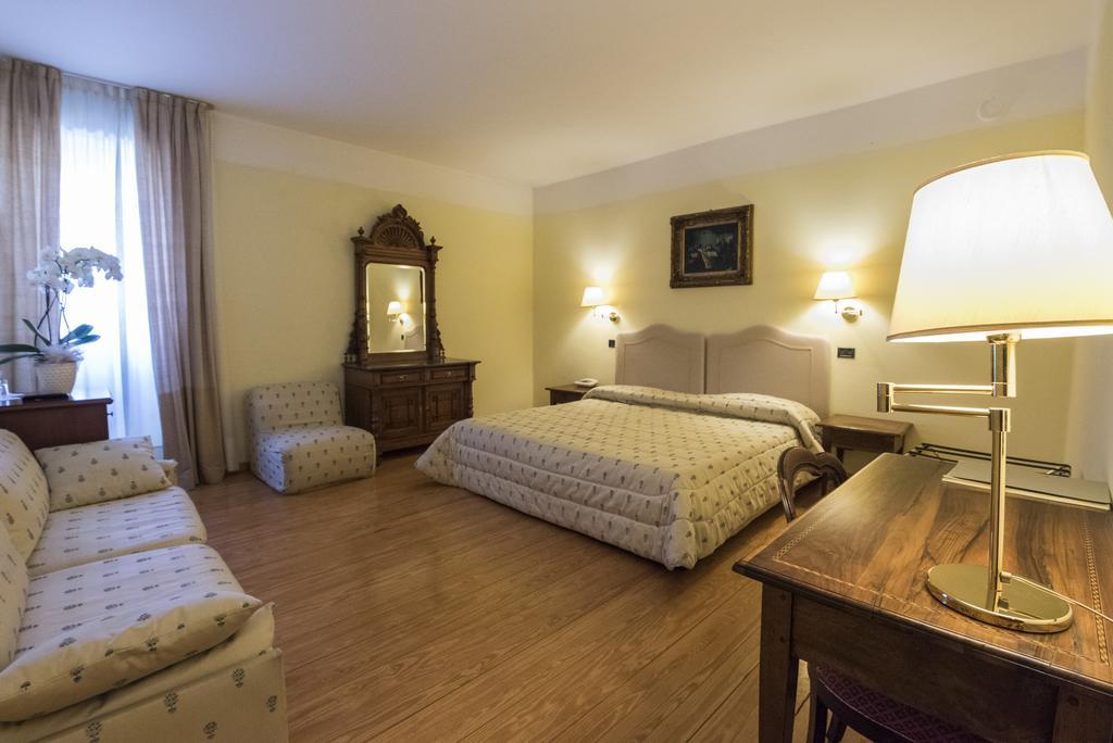 Locanda La Posta Cavour Екстер'єр фото